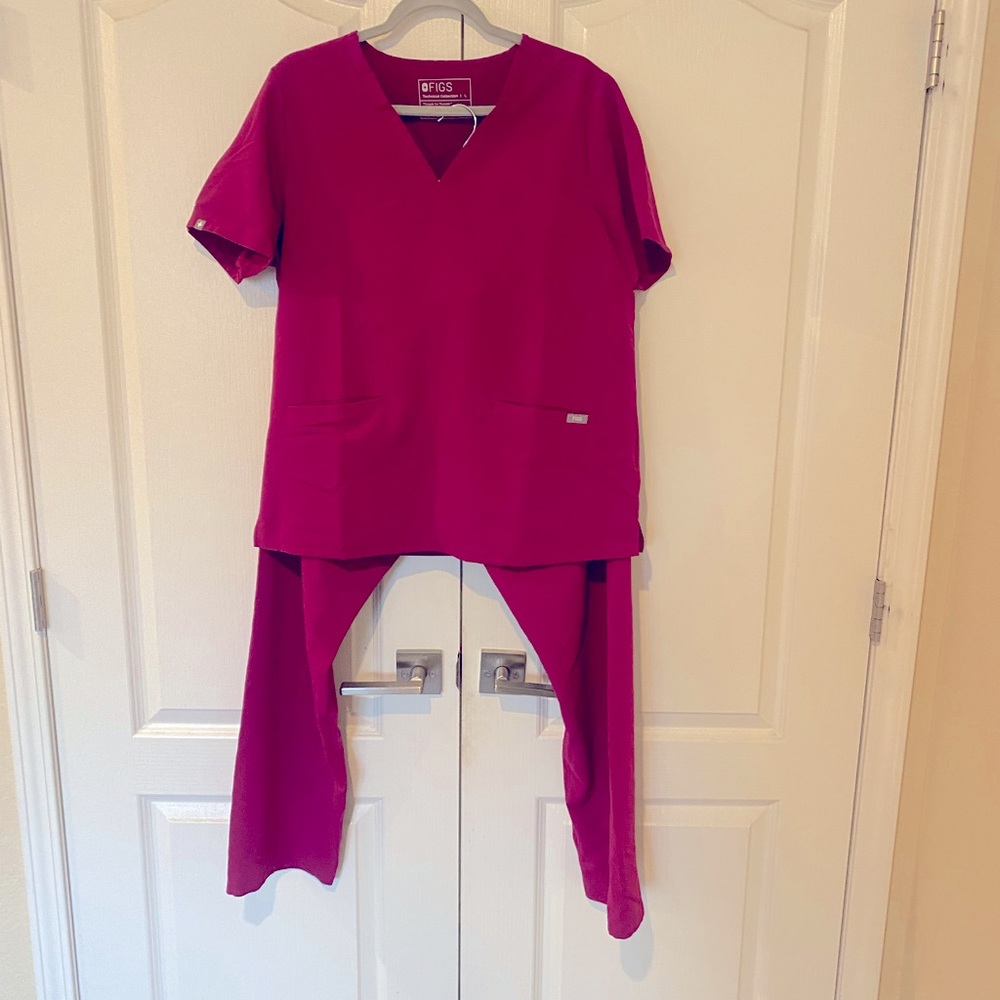 Women’s Figs Dark Magenta Large Scrub set